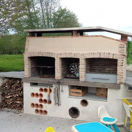 Camping Emplacement Toile De Tente , Caravane Ou Car Beaufay